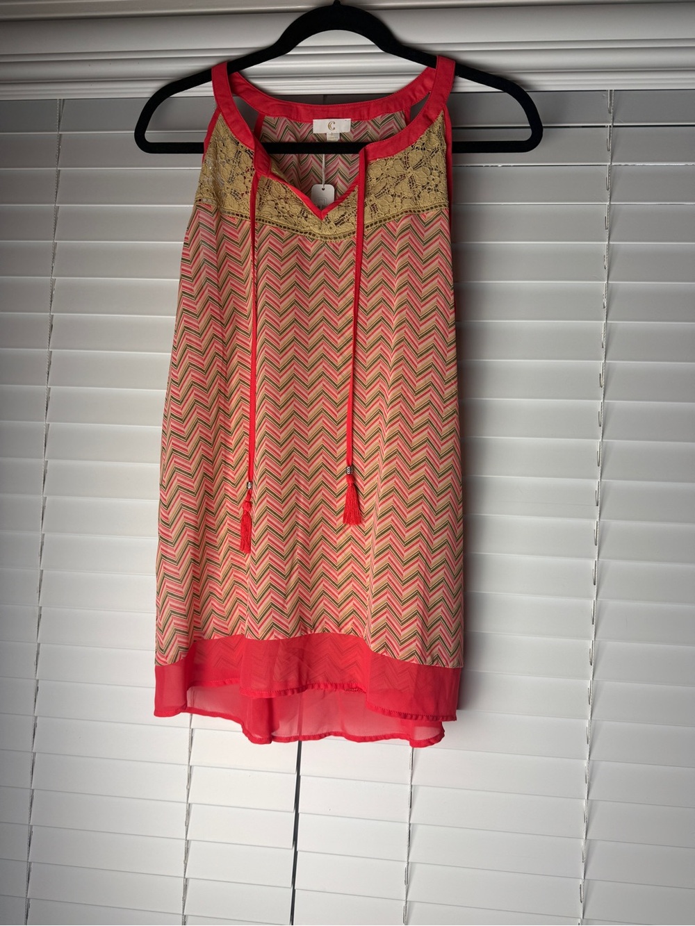 C Coral and Gold Lace Chevron Top size large